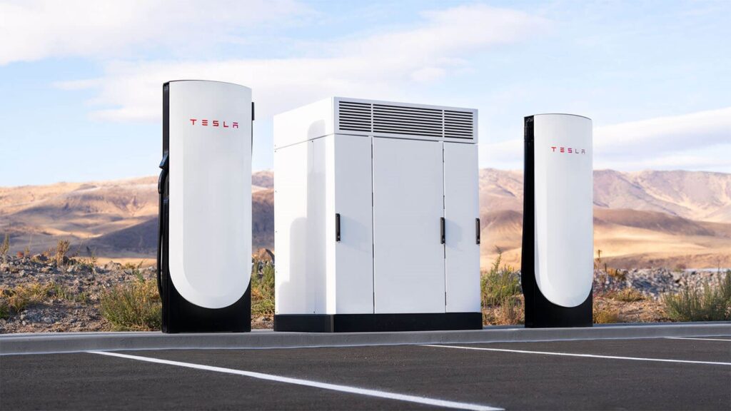 Tesla’nın 500 kW V4 Supercharger’ları Devreye Alındı: Elektrikli Araçlarda Şarj Devrimi